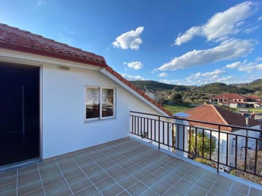 Laki'S House Οροφοδιαμέρισμα Με Σοφίτα Thermo Exterior photo